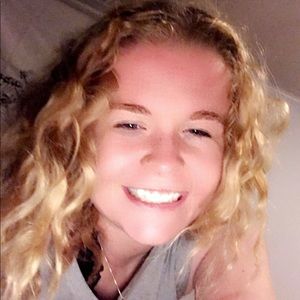 Meet your Posher, Madalynn